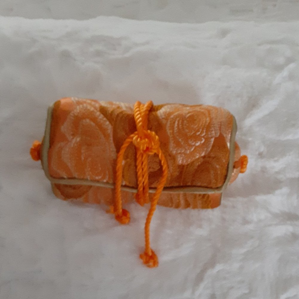 Lilli's Shanghai jewelry roll